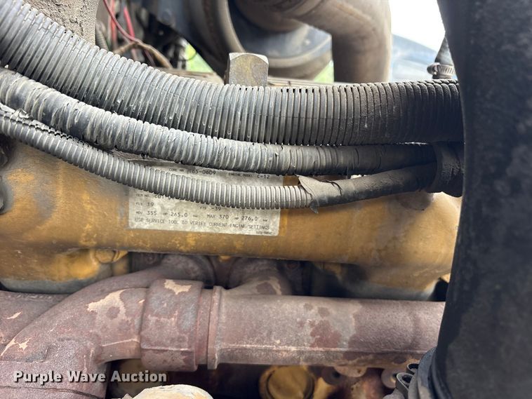 image for item YA0940 2000 Sterling L9500 vacuum truck