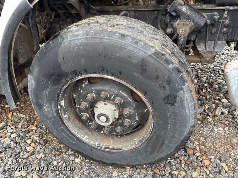 image for item YA0940 2000 Sterling L9500 vacuum truck