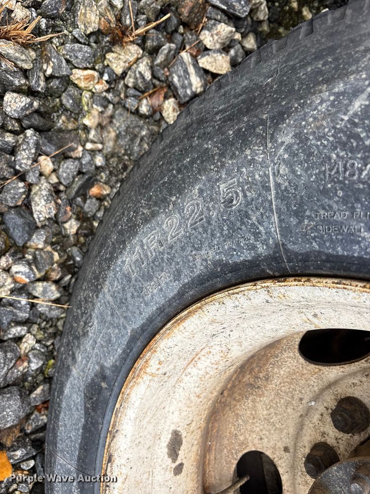 image for item YA0940 2000 Sterling L9500 vacuum truck