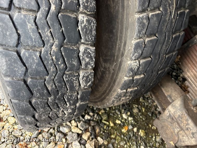 image for item YA0940 2000 Sterling L9500 vacuum truck