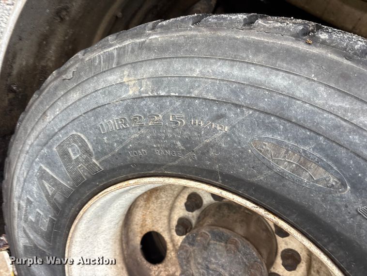 image for item YA0940 2000 Sterling L9500 vacuum truck