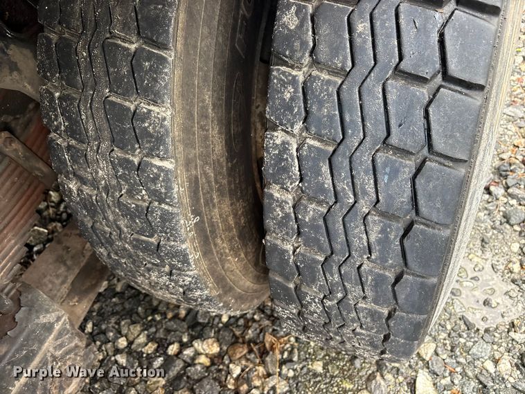 image for item YA0940 2000 Sterling L9500 vacuum truck