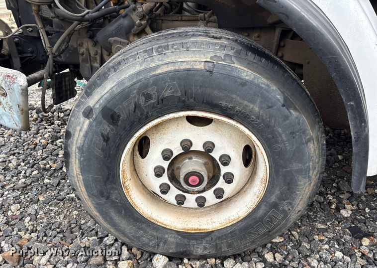 image for item YA0940 2000 Sterling L9500 vacuum truck