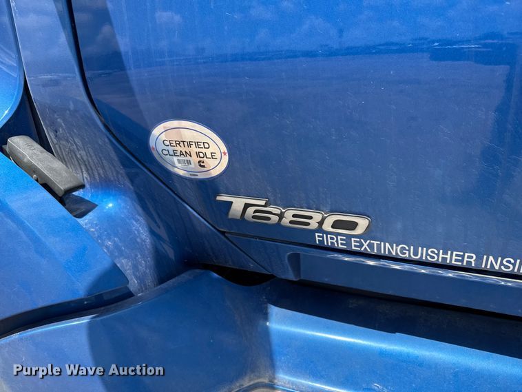 image for item YA0977 2020 Kenworth T680 semi truck