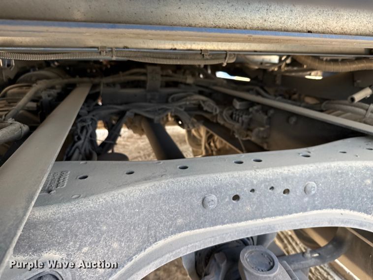 image for item YA0977 2020 Kenworth T680 semi truck