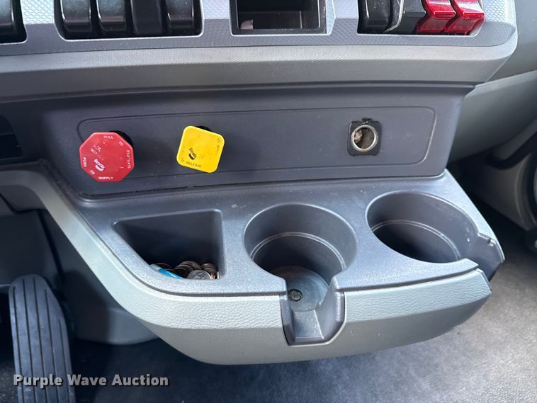 image for item YA0977 2020 Kenworth T680 semi truck