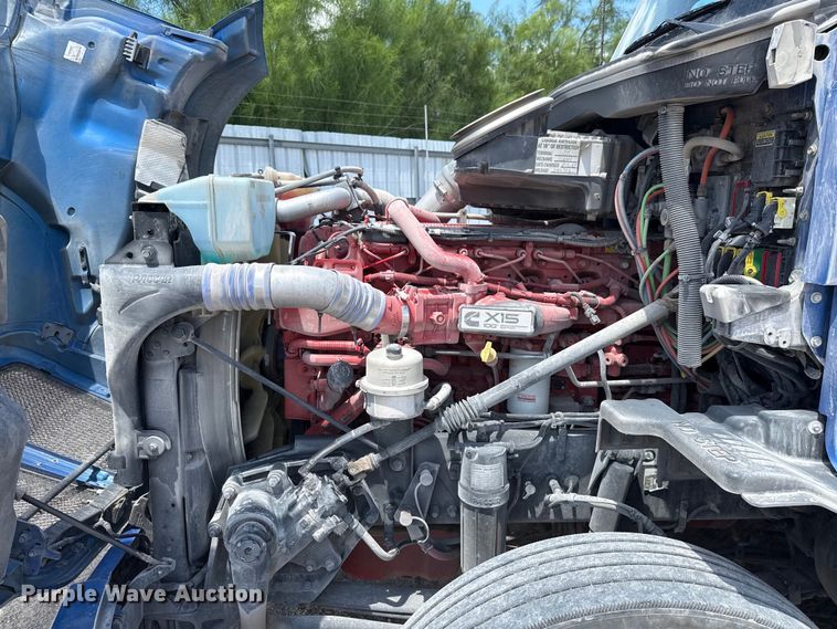 image for item YA0977 2020 Kenworth T680 semi truck