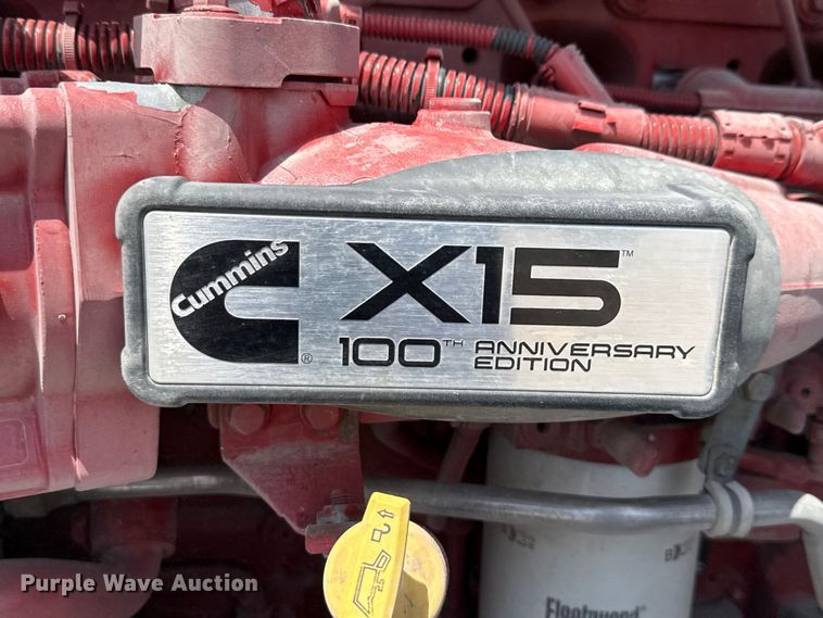 image for item YA0977 2020 Kenworth T680 semi truck