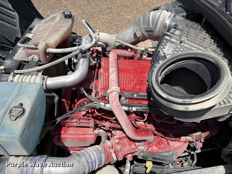 image for item YA0977 2020 Kenworth T680 semi truck