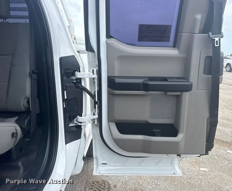 image for item DJ7776 2020 Ford F250 Super Duty SuperCab pickup truck