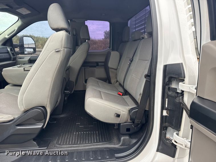 image for item DJ7776 2020 Ford F250 Super Duty SuperCab pickup truck