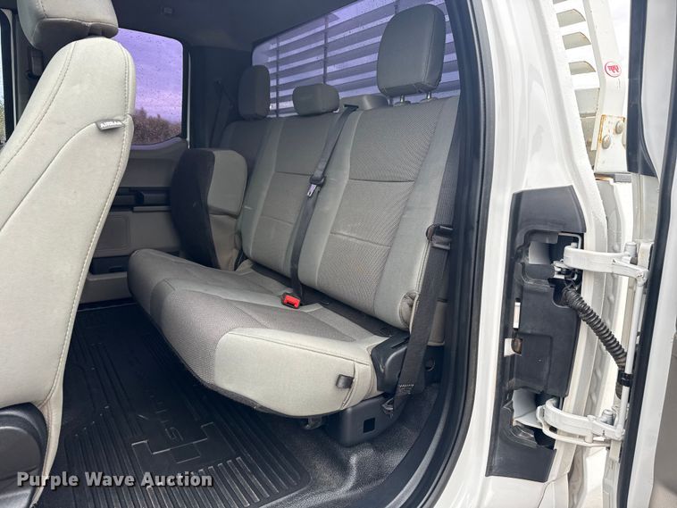 image for item DJ7776 2020 Ford F250 Super Duty SuperCab pickup truck