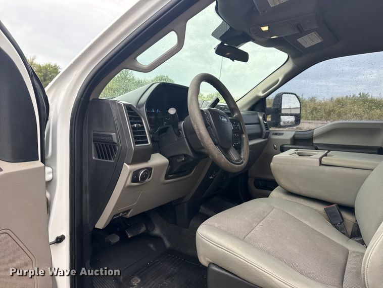 image for item DJ7776 2020 Ford F250 Super Duty SuperCab pickup truck