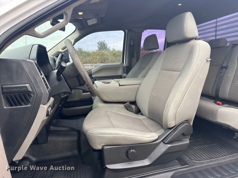 image for item DJ7776 2020 Ford F250 Super Duty SuperCab pickup truck