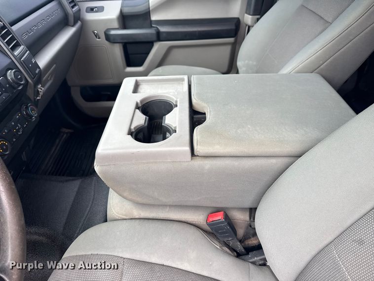 image for item DJ7776 2020 Ford F250 Super Duty SuperCab pickup truck