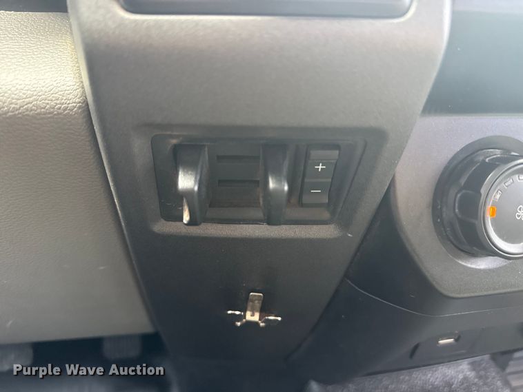 image for item DJ7776 2020 Ford F250 Super Duty SuperCab pickup truck