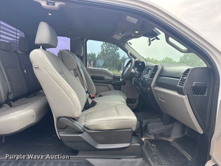 image for item DJ7776 2020 Ford F250 Super Duty SuperCab pickup truck