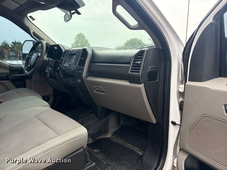 image for item DJ7776 2020 Ford F250 Super Duty SuperCab pickup truck