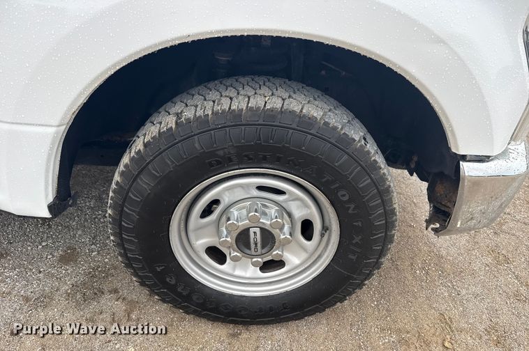 image for item DJ7776 2020 Ford F250 Super Duty SuperCab pickup truck