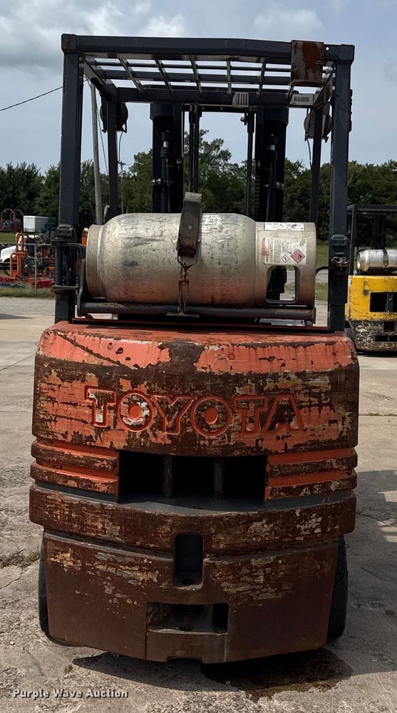 image for item DJ7785 Toyota 5FGC25 forklift