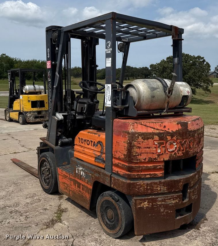 image for item DJ7785 Toyota 5FGC25 forklift