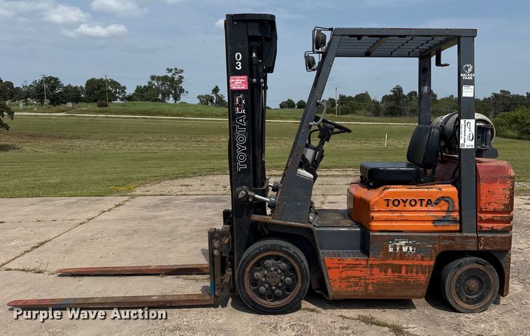 image for item DJ7785 Toyota 5FGC25 forklift