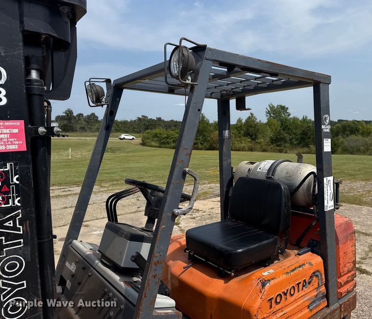 image for item DJ7785 Toyota 5FGC25 forklift