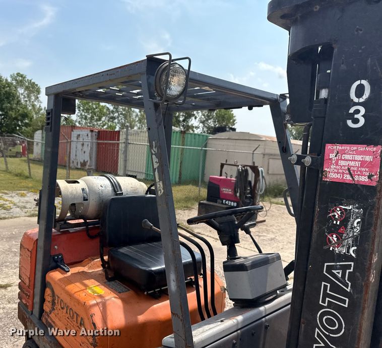 image for item DJ7785 Toyota 5FGC25 forklift