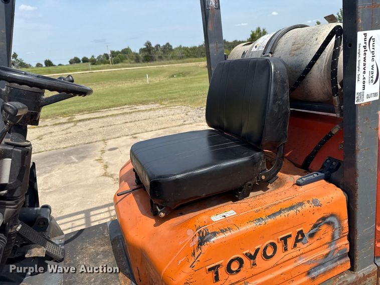 image for item DJ7785 Toyota 5FGC25 forklift