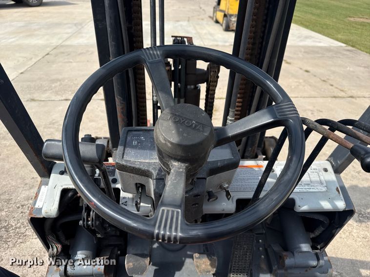 image for item DJ7785 Toyota 5FGC25 forklift