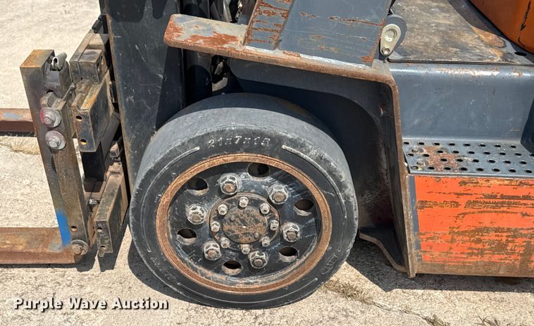 image for item DJ7785 Toyota 5FGC25 forklift