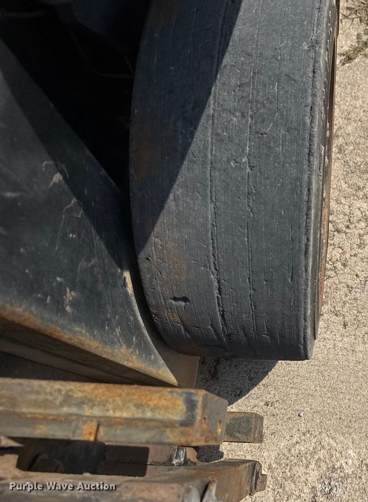 image for item DJ7785 Toyota 5FGC25 forklift