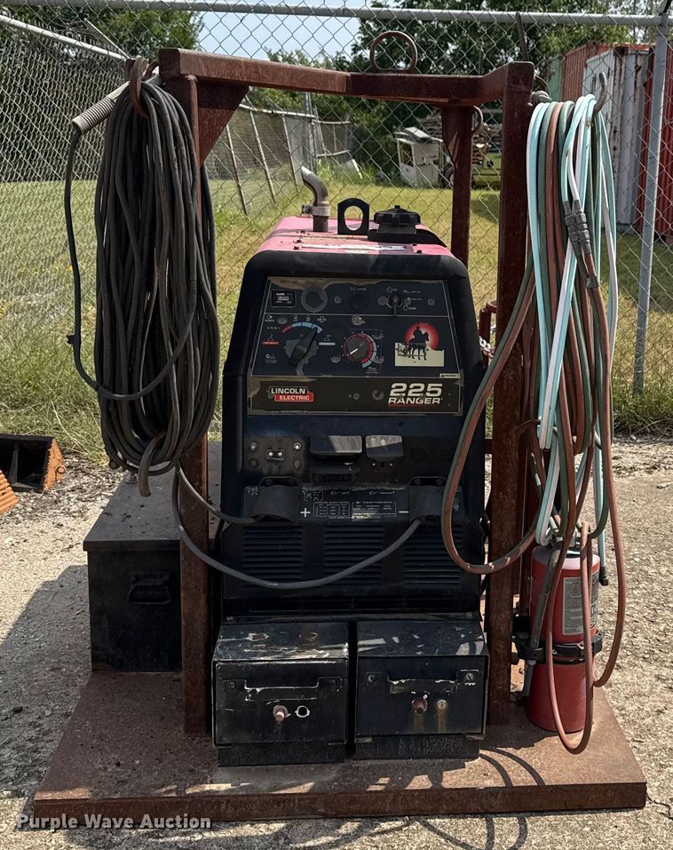 image for item DJ7786 Lincoln Electric 225 Ranger welder/generator