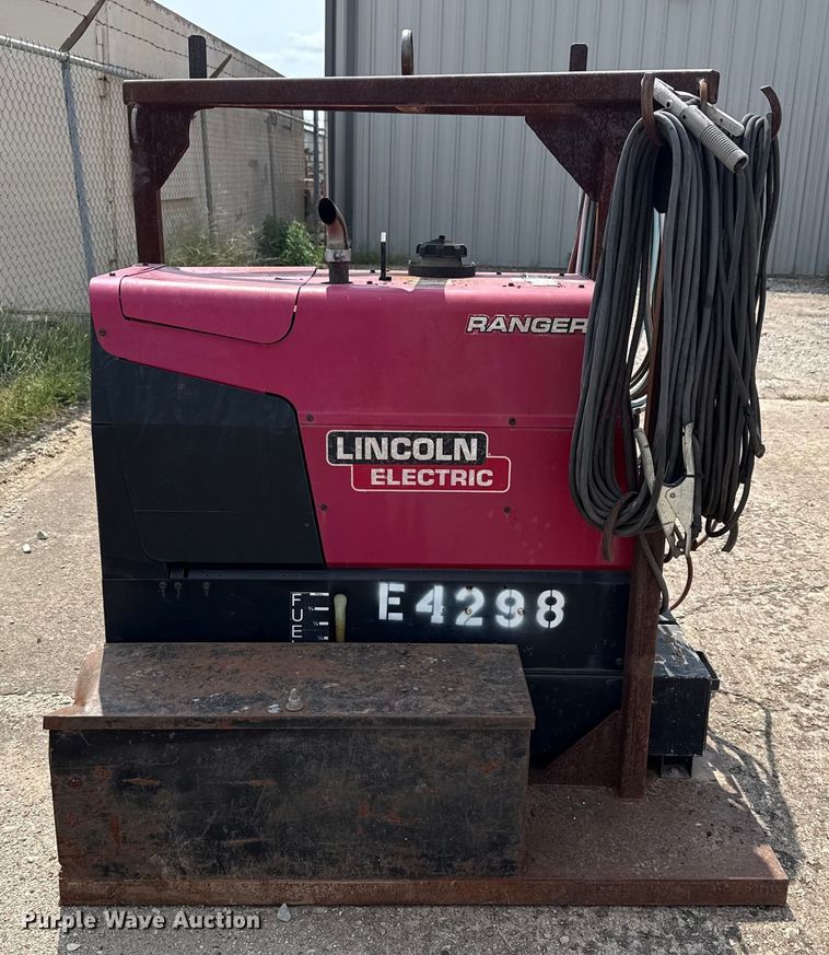 image for item DJ7786 Lincoln Electric 225 Ranger welder/generator