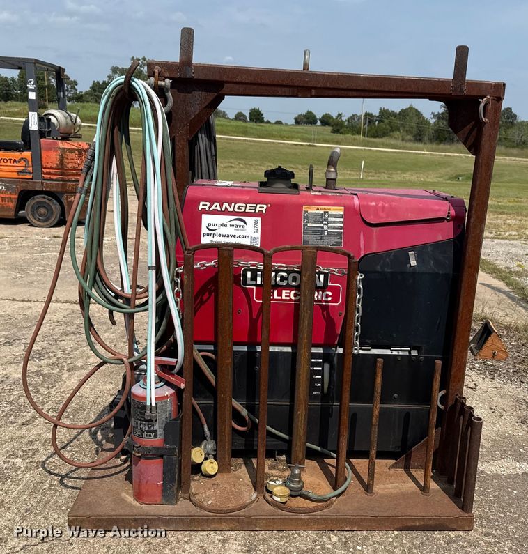 image for item DJ7786 Lincoln Electric 225 Ranger welder/generator