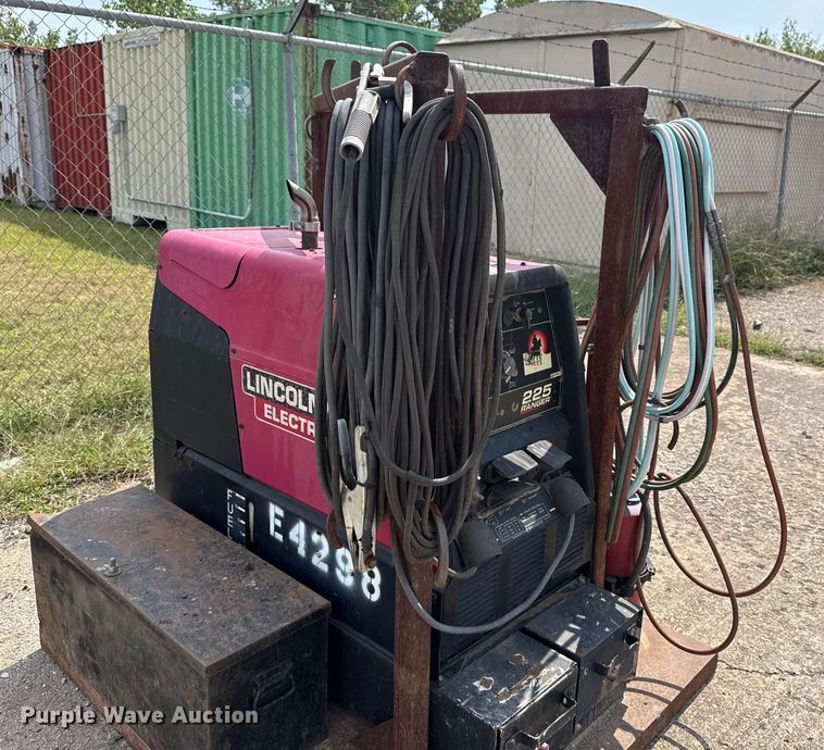 image for item DJ7786 Lincoln Electric 225 Ranger welder/generator