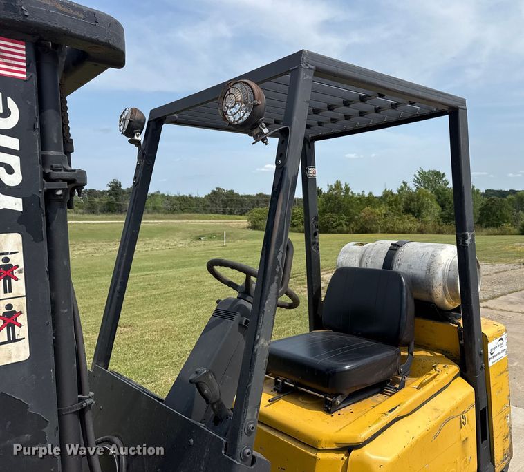 image for item DJ7787 2004 Yale GLC050RGNUAE084 forklift
