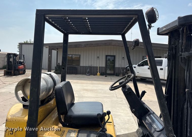 image for item DJ7787 2004 Yale GLC050RGNUAE084 forklift