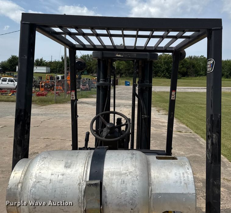 image for item DJ7787 2004 Yale GLC050RGNUAE084 forklift