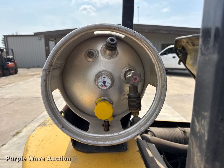 image for item DJ7787 2004 Yale GLC050RGNUAE084 forklift