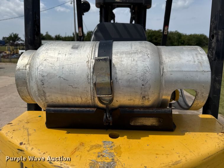 image for item DJ7787 2004 Yale GLC050RGNUAE084 forklift