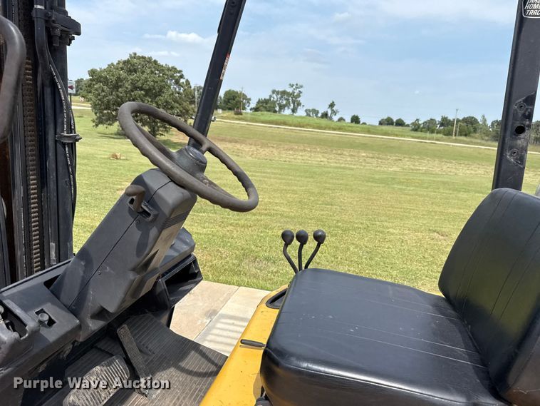 image for item DJ7787 2004 Yale GLC050RGNUAE084 forklift