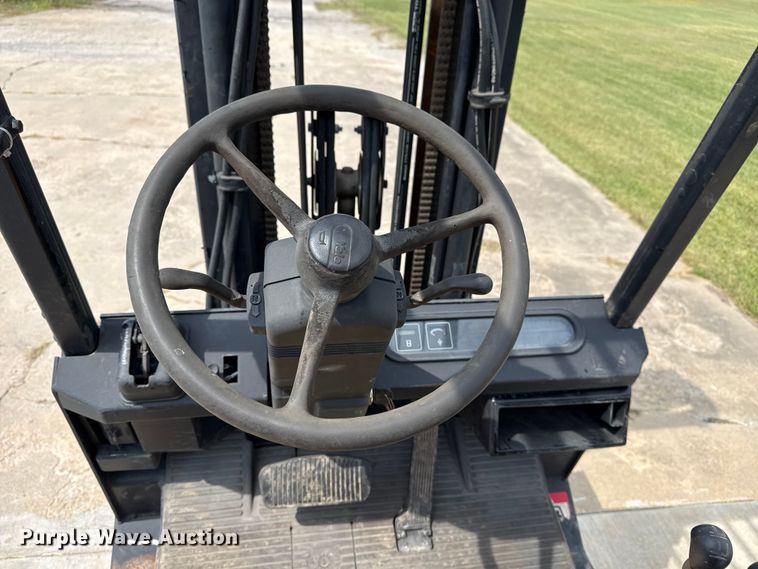 image for item DJ7787 2004 Yale GLC050RGNUAE084 forklift