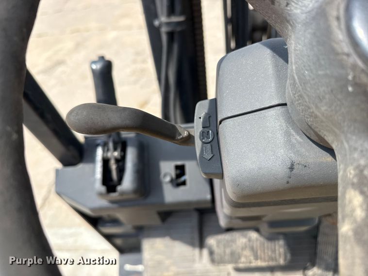 image for item DJ7787 2004 Yale GLC050RGNUAE084 forklift