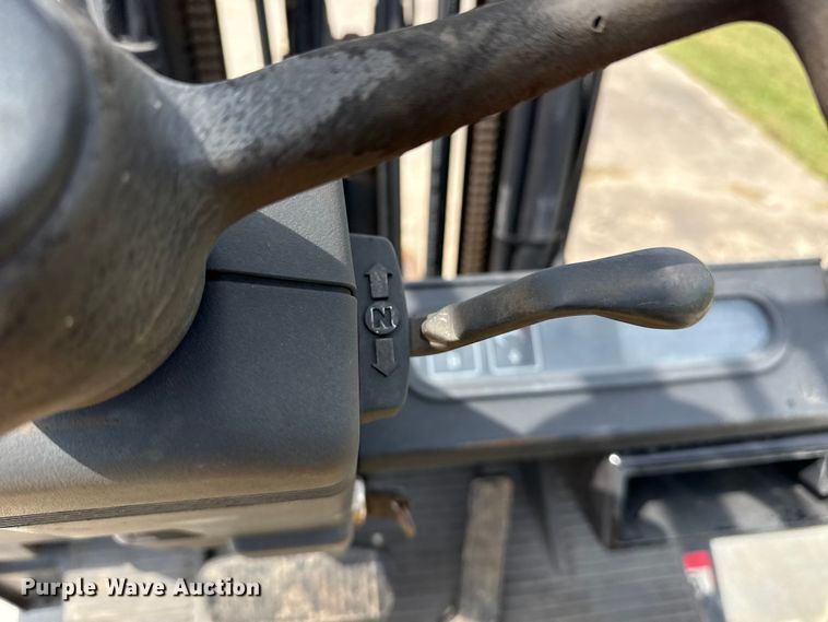 image for item DJ7787 2004 Yale GLC050RGNUAE084 forklift