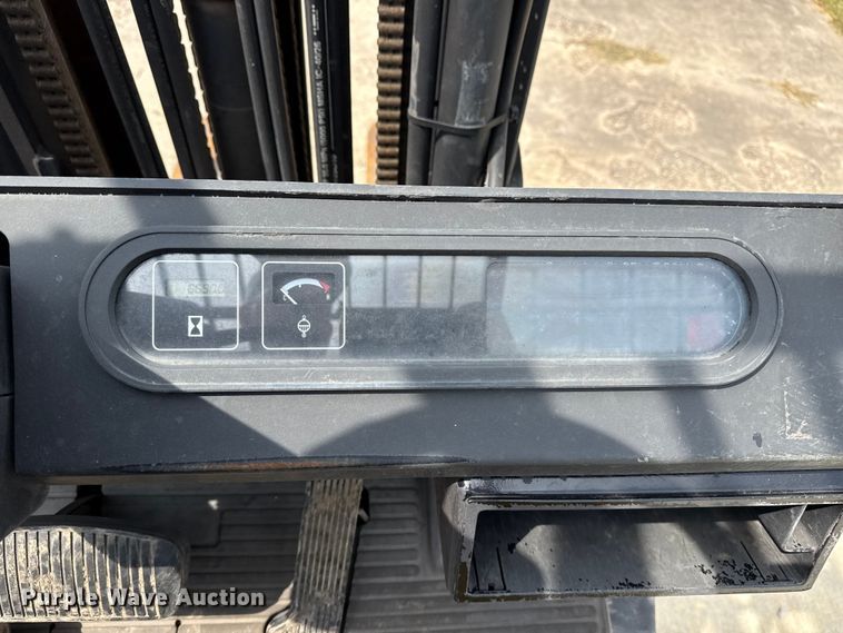 image for item DJ7787 2004 Yale GLC050RGNUAE084 forklift