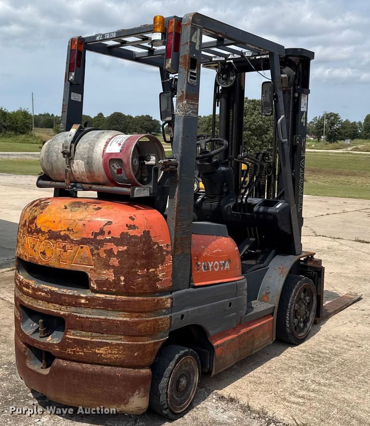 image for item DJ7788 1999 Toyota 42-6FGCU25 forklift