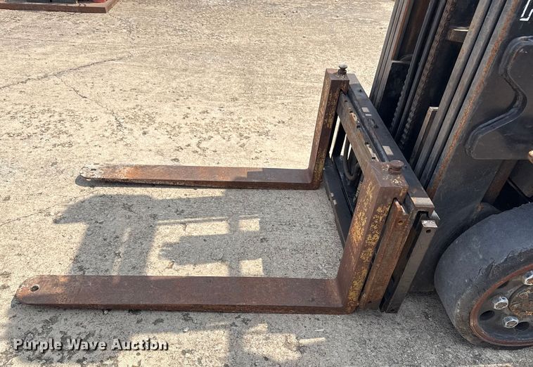 image for item DJ7788 1999 Toyota 42-6FGCU25 forklift