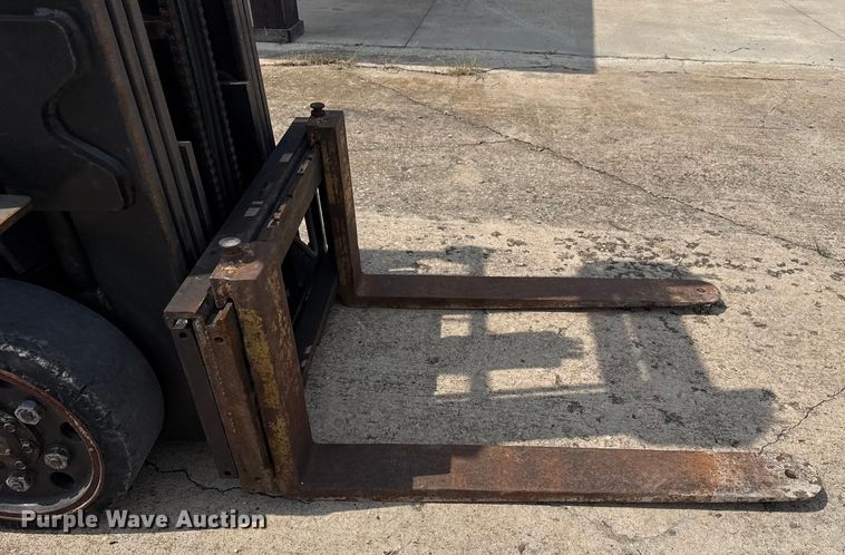 image for item DJ7788 1999 Toyota 42-6FGCU25 forklift