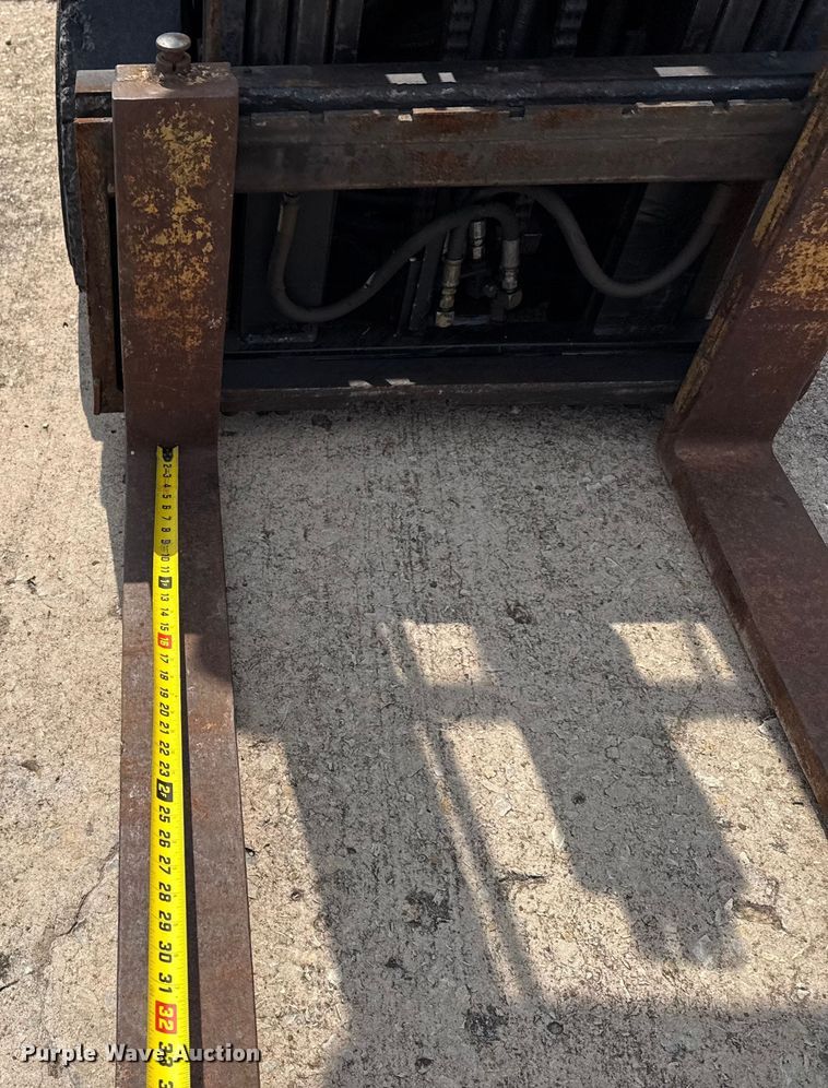 image for item DJ7788 1999 Toyota 42-6FGCU25 forklift